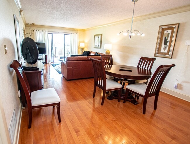 Building Photo - 29200 Bay Hollow Dr