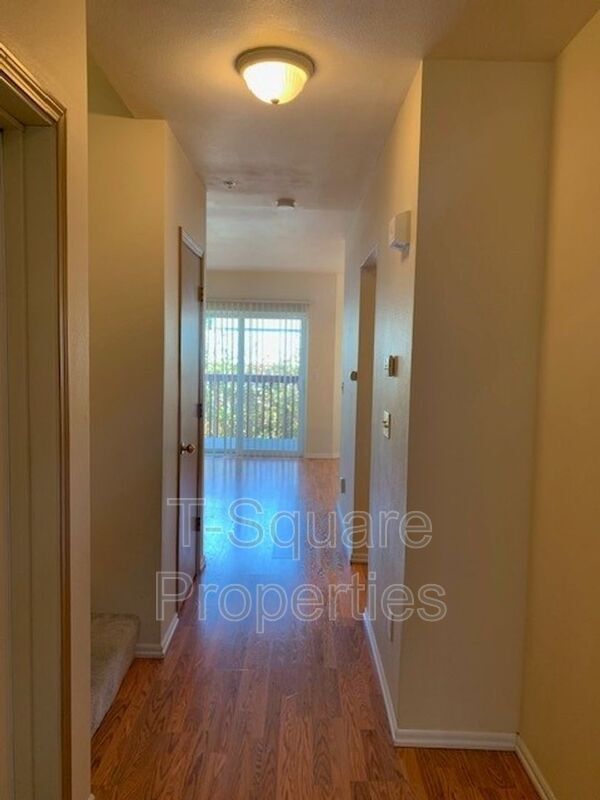 Foto del edificio - 15815 Admiralty Way