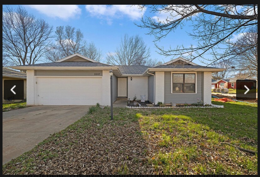 Foto principal - 2207 S Nettleton Ave