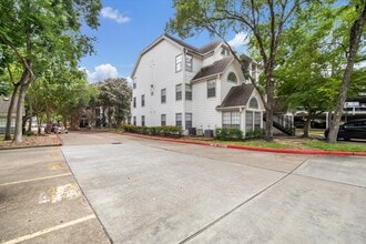 Building Photo - 1710 W T C Jester Blvd