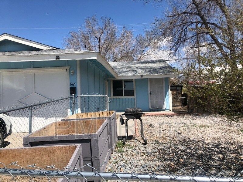Foto principal - 865 N Maddux Dr
