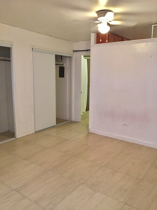 Building Photo - Waikiki: 1 Bed, 1 Bath Apartment