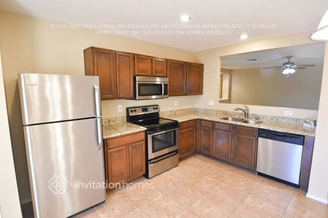 Building Photo - 3021 W Running Deer Trl