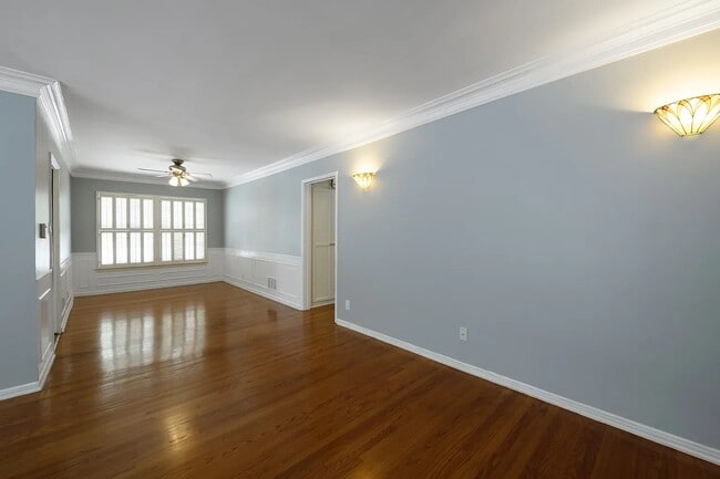 Building Photo - 10723 Ashton Ave