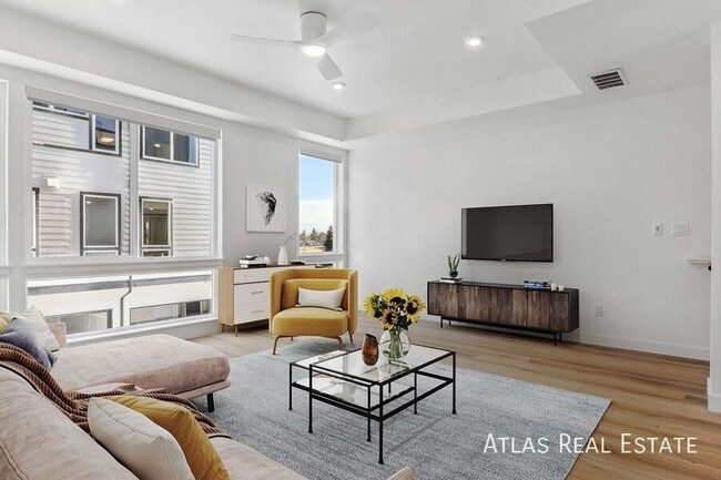 Building Photo - 240 Osiander St