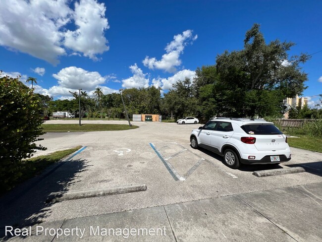 Building Photo - 2 br, 2 bath House - 2575 2nd Street, Unit 11