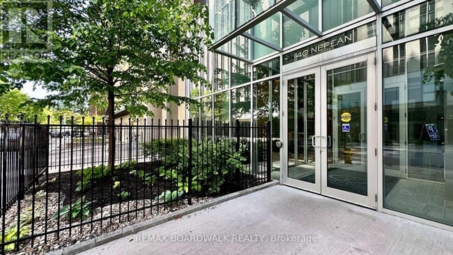 Building Photo - 40 Nepean St