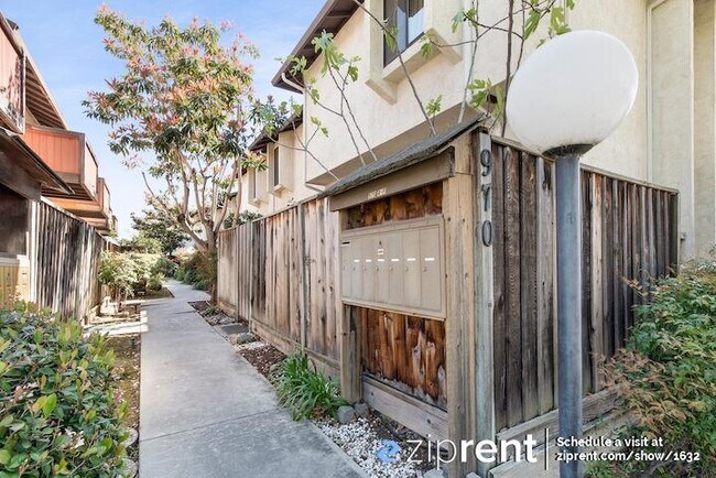 Building Photo - 970 Bellomo Ave