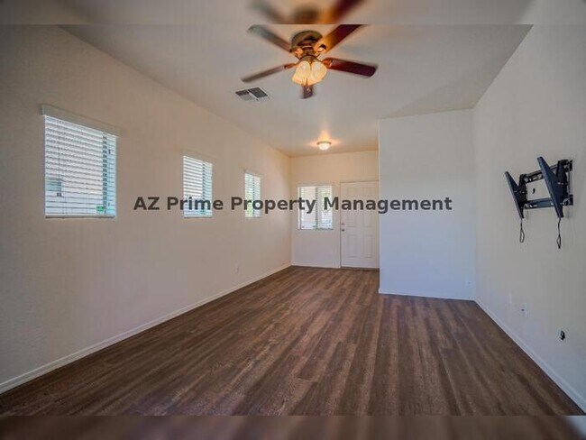 Foto del edificio - 10225 W Camelback Rd