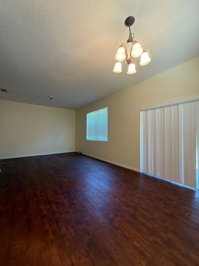 Building Photo - 2305 Betsy Ross Ln