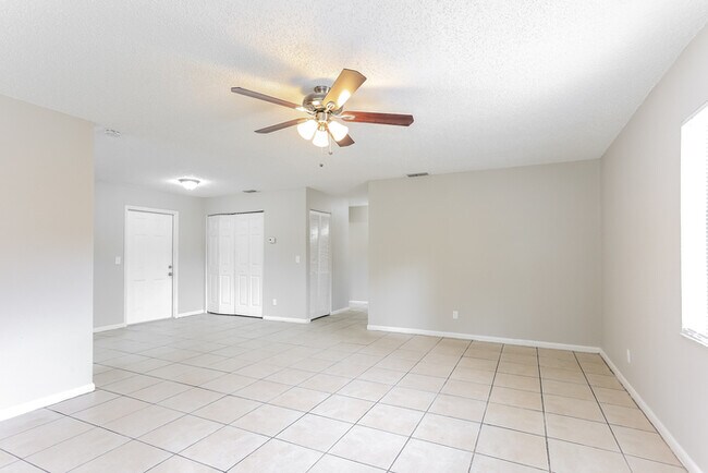 Building Photo - Move-in Ready 3BR 1BA home now leasing!