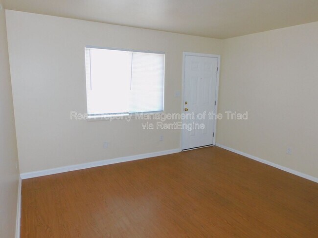 Foto del edificio - 4216 Parker St