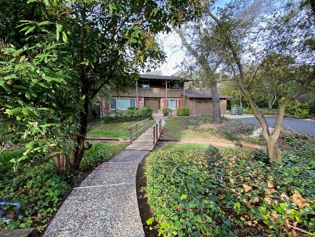 Building Photo - Beautiful 5bd/3ba in Granite Bay!