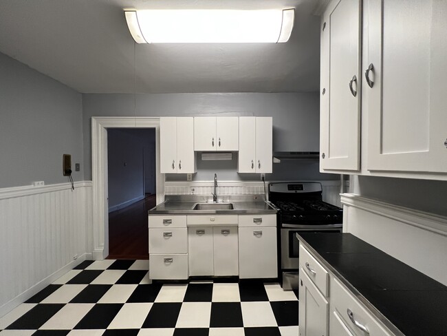 Kitchen - 260 High St
