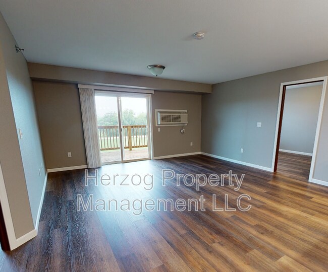 Foto del edificio - 2575 N Cedar Ave