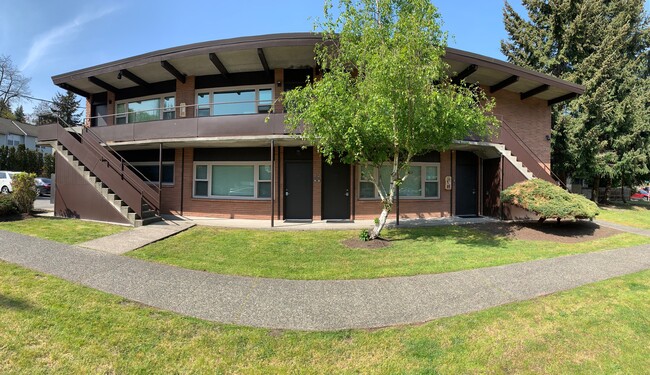 University Elua Apartments - 2318 NE 51st St
