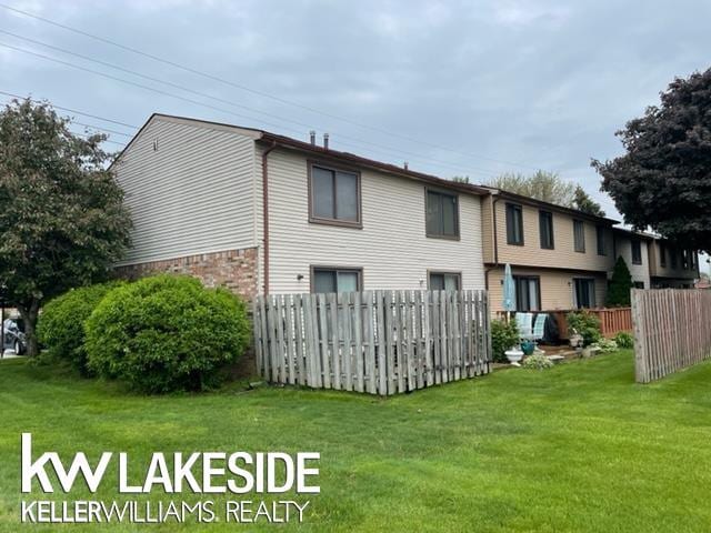 Building Photo - 16884 Kingsbrooke Dr