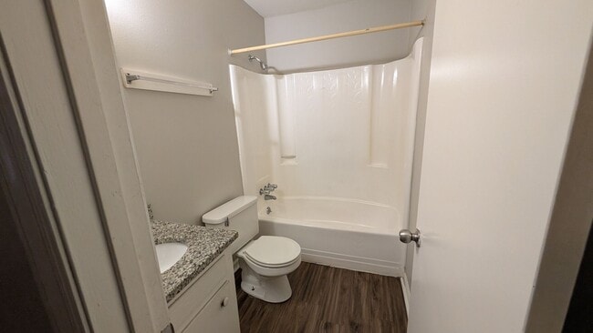 Foto del edificio - Spacious 2BD/2BA Duplex