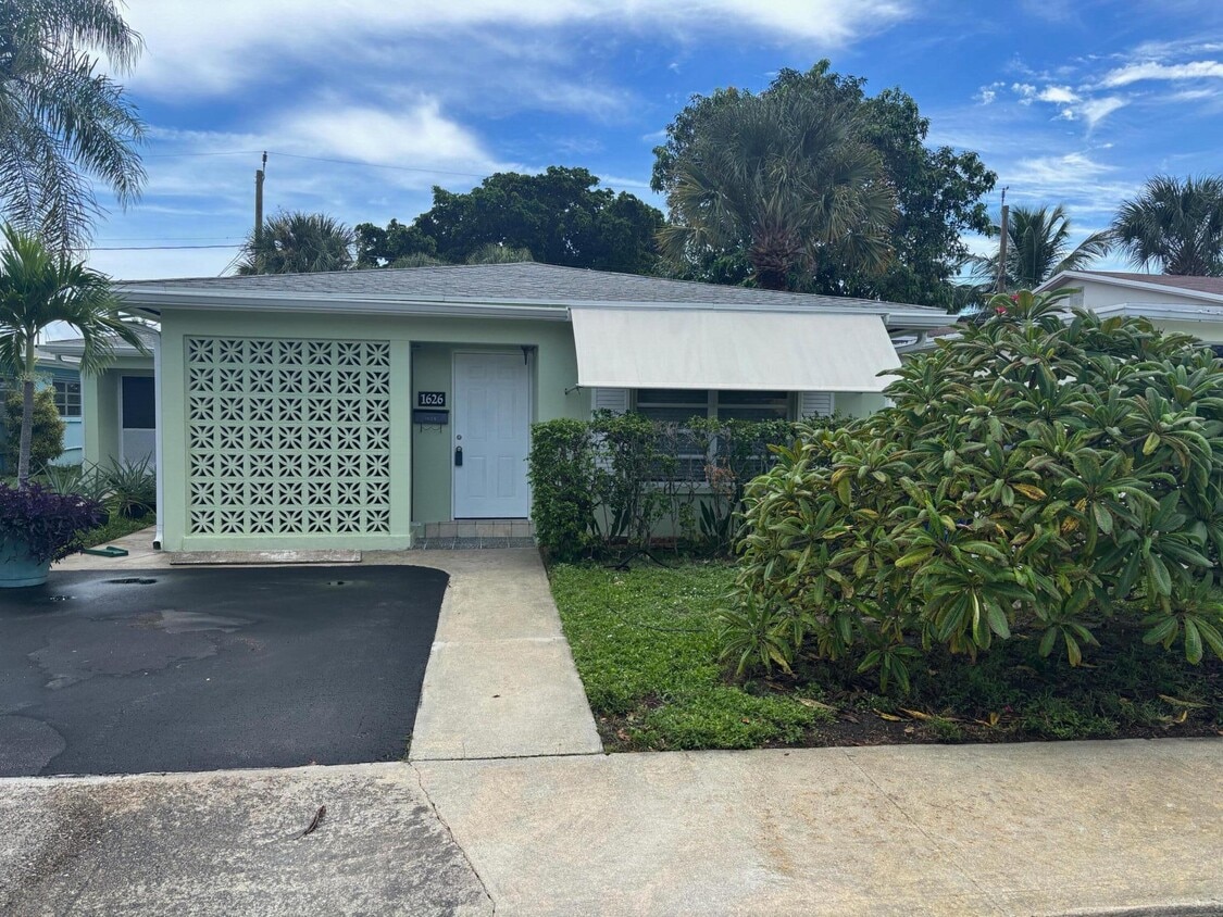 Foto principal - 1626 N J St
