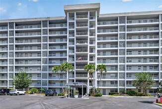 Building Photo - 4015 W Palm Aire Dr
