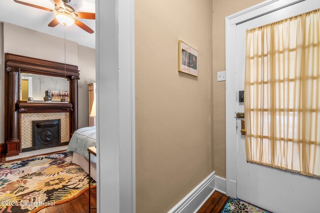 Building Photo - 1236 E Broadway