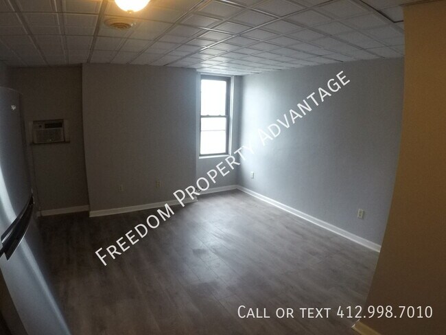 Building Photo - 129 S 17th St
