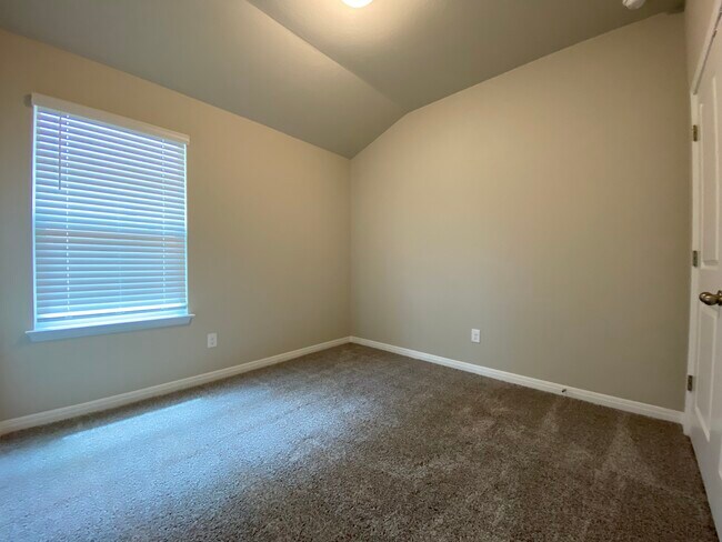 Building Photo - 14413 Allard Dr