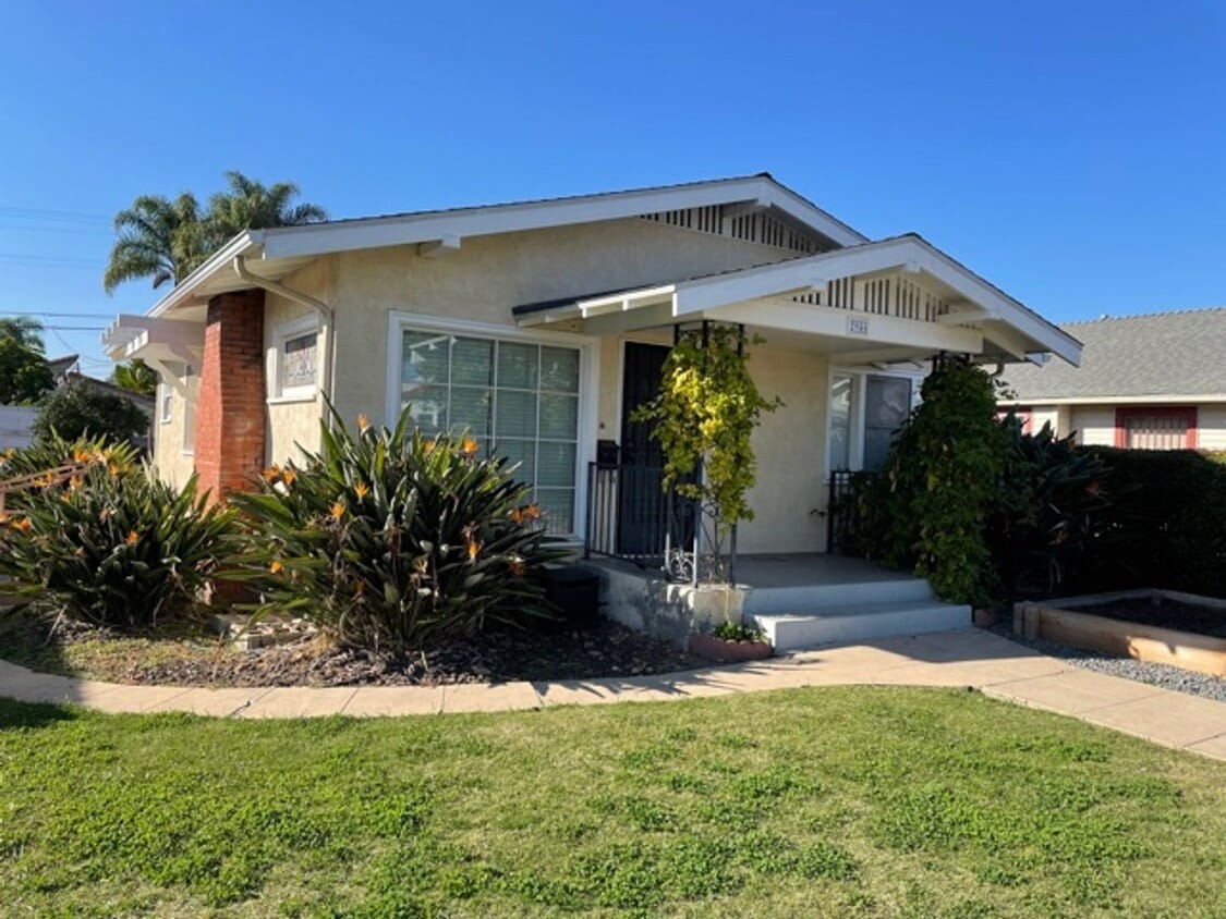 Primary Photo - 2 Bedroom 1 Bath Craftsman