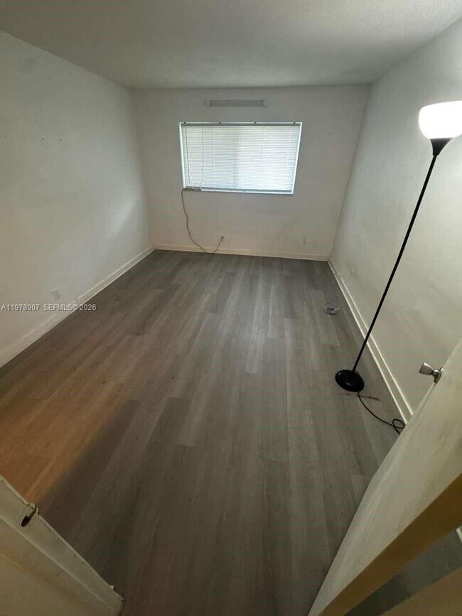 Building Photo - 2415 Lincoln St