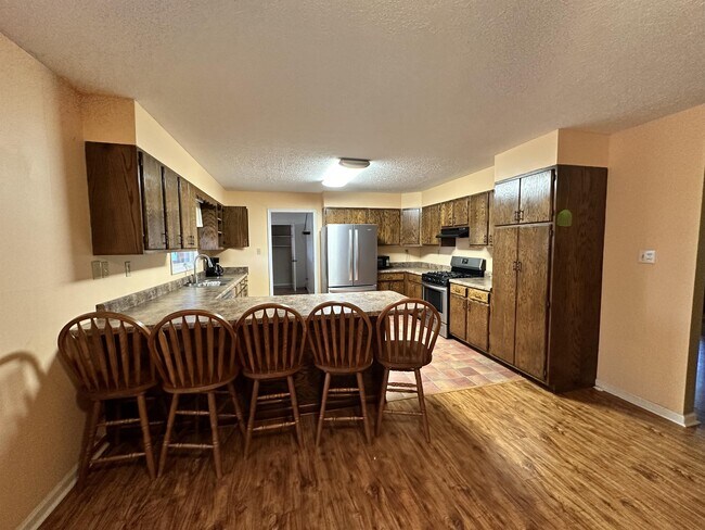 Foto del edificio - 7876 Crofton-Fruit Hill Rd