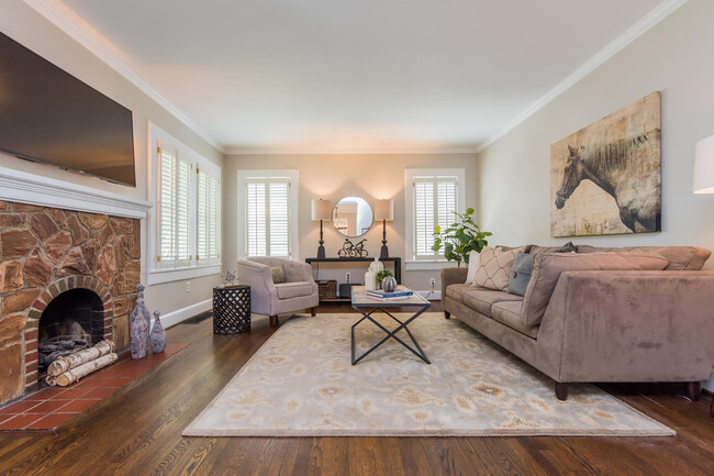 Foto del edificio - 2664 Acorn Ave NE