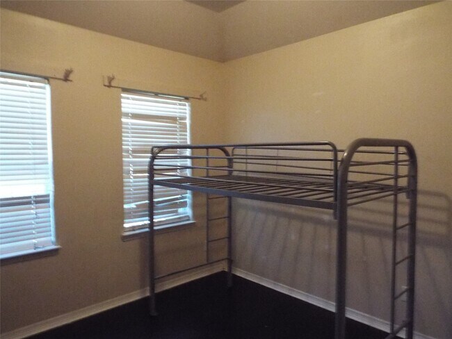 Foto del edificio - 2207 Brimmage Dr