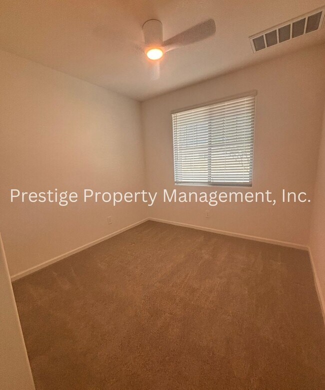 Foto del edificio - Beautiful 2/2 2-Story West Side Home With ...