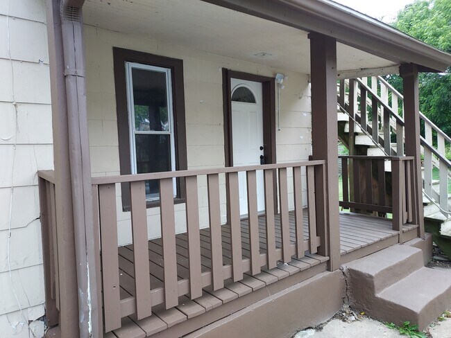Building Photo - 1321 West St