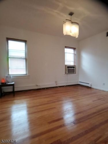 Building Photo - 126 Grove St