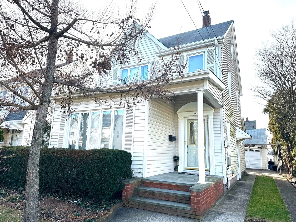Primary Photo - 23 Juniper Ave
