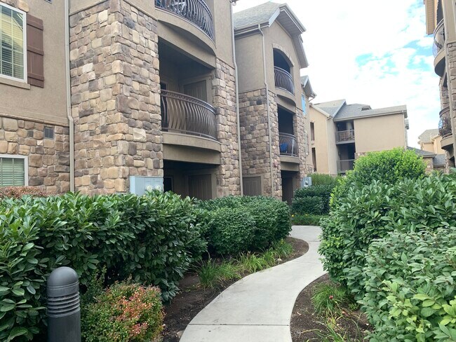 Condominios Newport Village - 209 N 1200 W