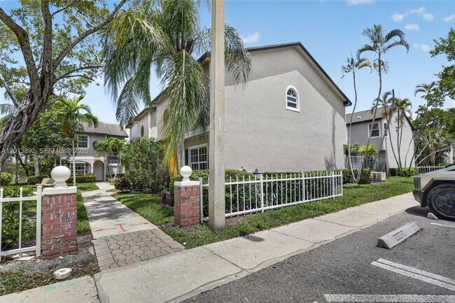 Foto del edificio - 3815 NW 122nd Terrace