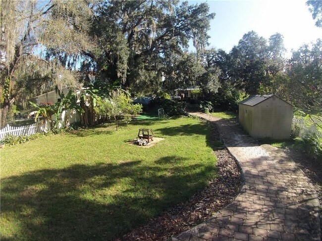 Foto del edificio - 11949 Riverhills Dr