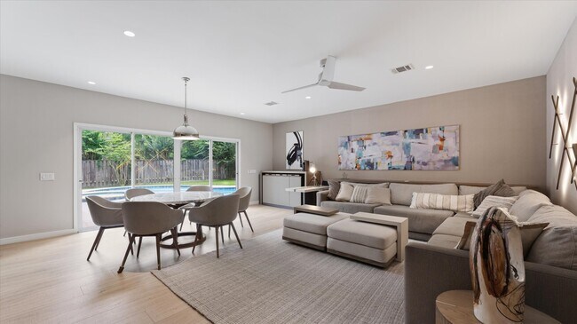 Foto del edificio - 34 Candle Pine Pl