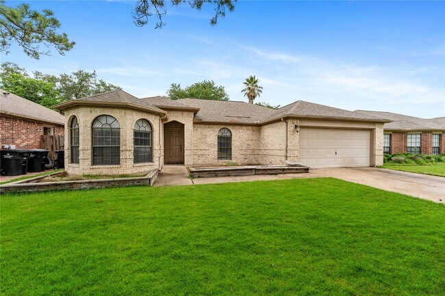 Building Photo - 5622 Village Park Dr