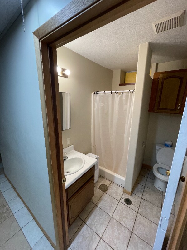 Building Photo - 415 Horace Ave N