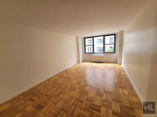 Foto del edificio - EAST 49 STREET