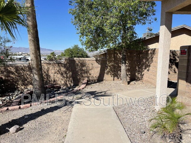 Building Photo - 2805 Colibri Courte