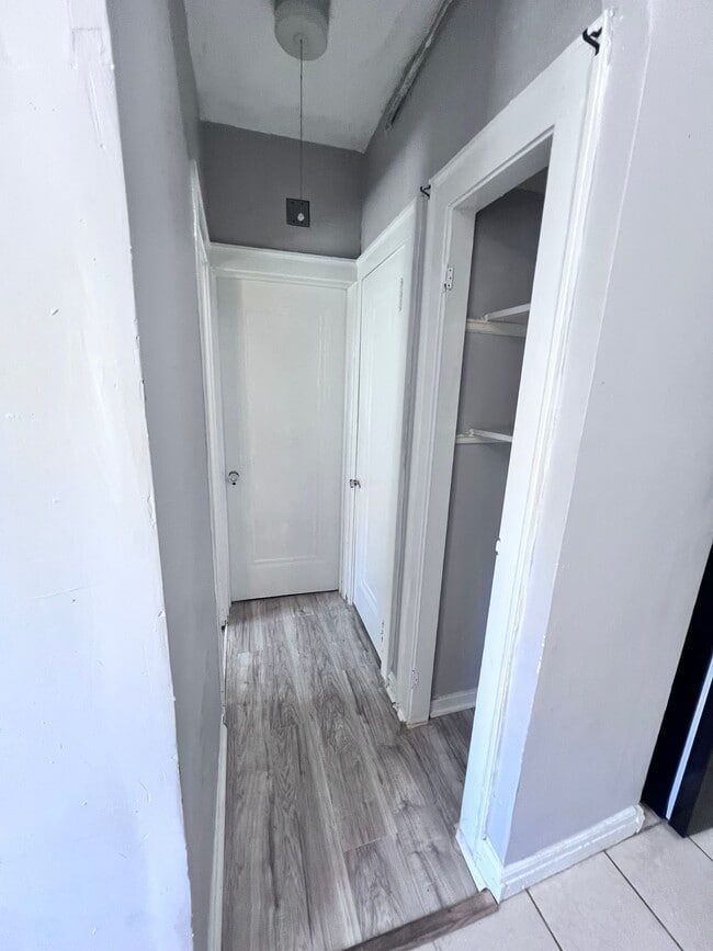 Building Photo - 848 Linn Dr