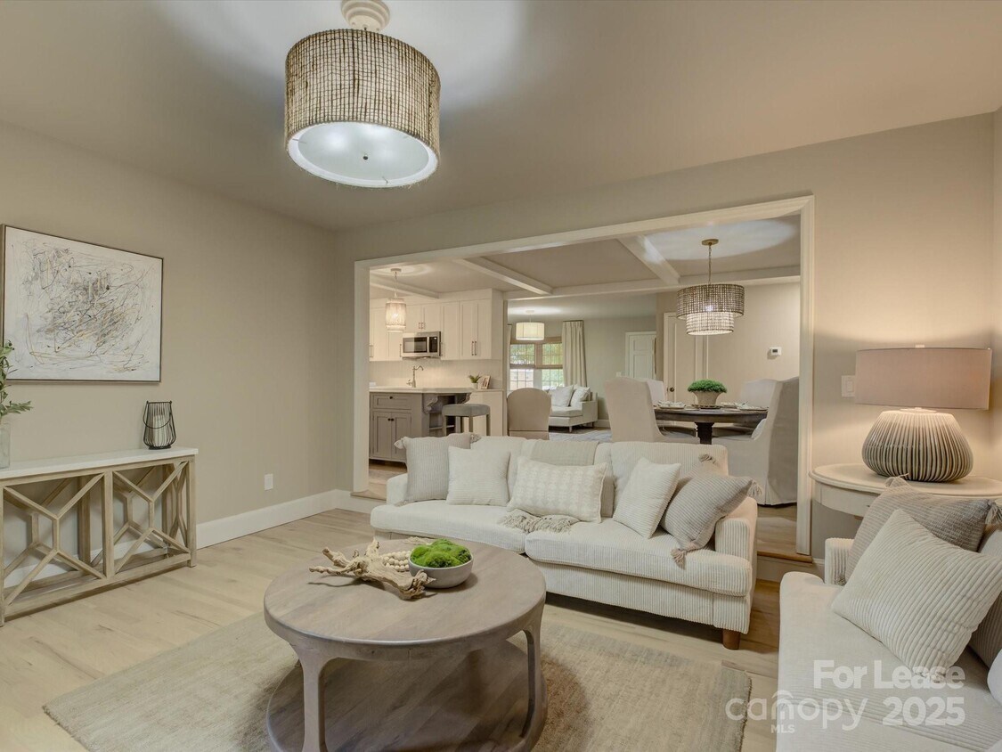 Foto principal - 2016 Wedgedale Dr