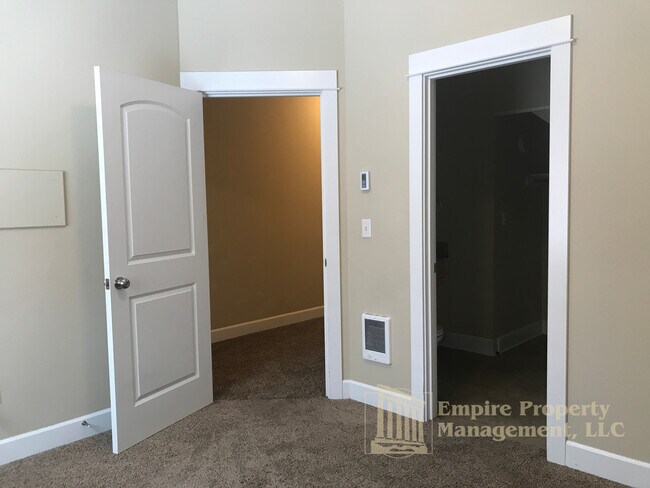 Foto del edificio - 1777 Mill St