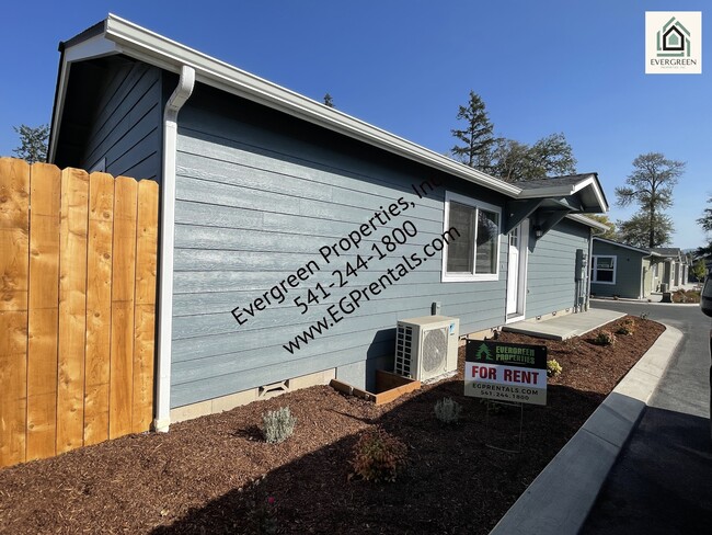 Building Photo - 1841 Hubbard Ln