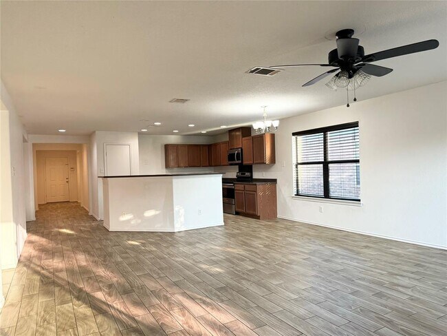 Building Photo - 1152 Hyde Park Dr