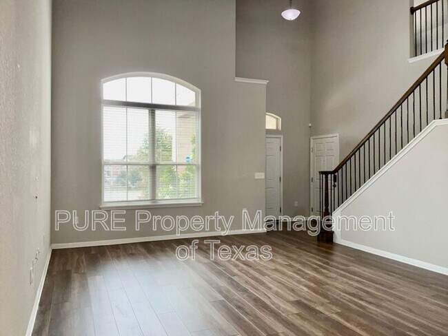 Building Photo - 120 Cloyce Ct